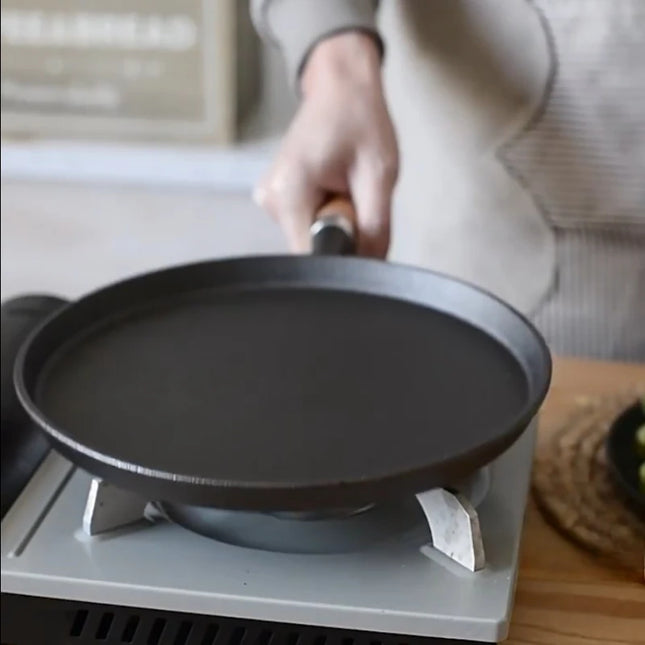 Thickened Cast Iron Flat Bottomed Pan Non-Stick Pancake Cooking Pot Home Use Wood Handle for Stuffed Pancakes And Handheld